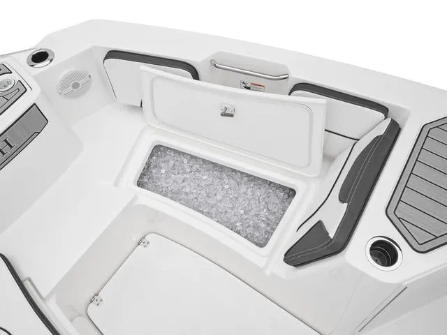 Slide: The Image of Yamaha 222 FSH Sport 2025 - 8