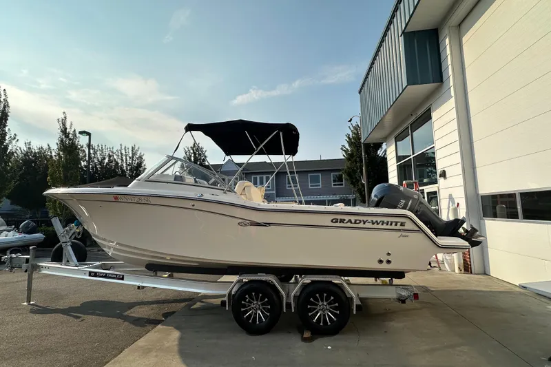 Slide: The Image of Grady-White Freedom 235 2017 - 4