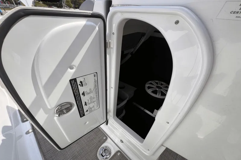 Slide: The Image of Cruisers Yachts 298 SS 2016 - 23