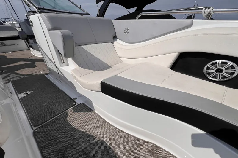 Slide: The Image of Cruisers Yachts 298 SS 2016 - 26