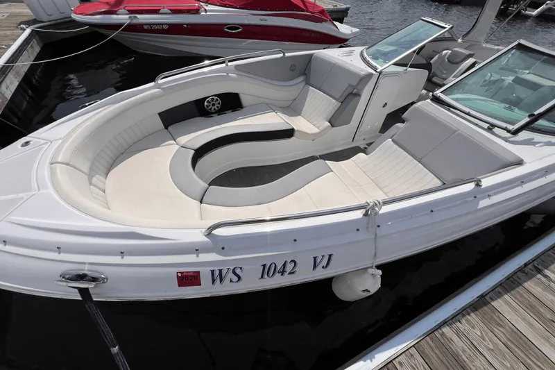 Slide: The Image of Cruisers Yachts 298 SS 2016 - 31