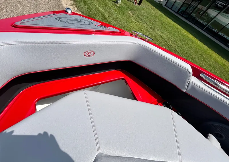 Slide: The Image of Cobalt R6 Surf 2026 - 17