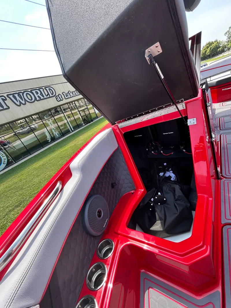 Slide: The Image of Cobalt R6 Surf 2026 - 20