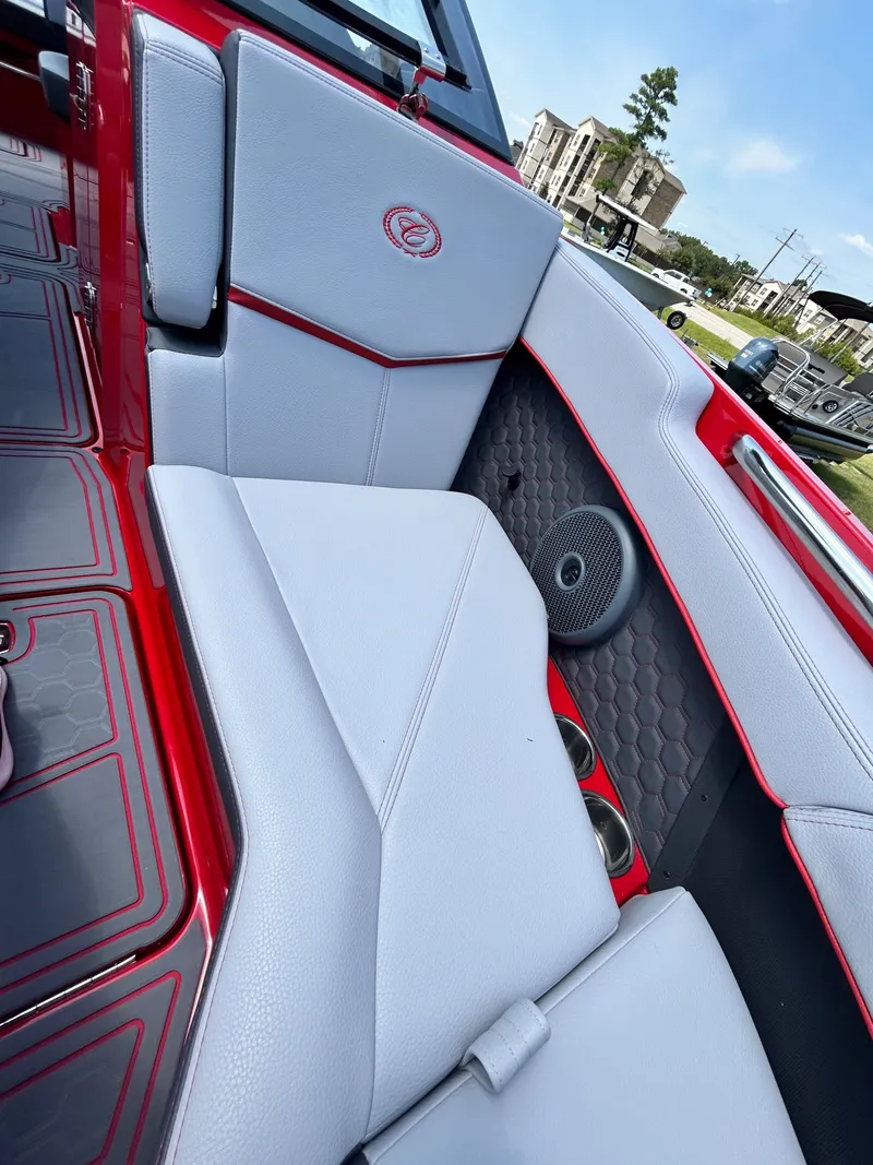 Slide: The Image of Cobalt R6 Surf 2026 - 21