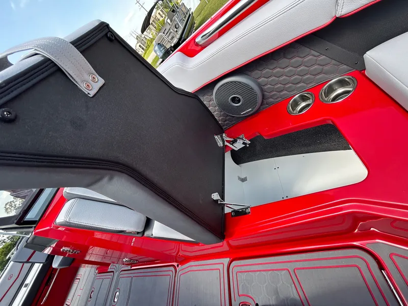 Slide: The Image of Cobalt R6 Surf 2026 - 22