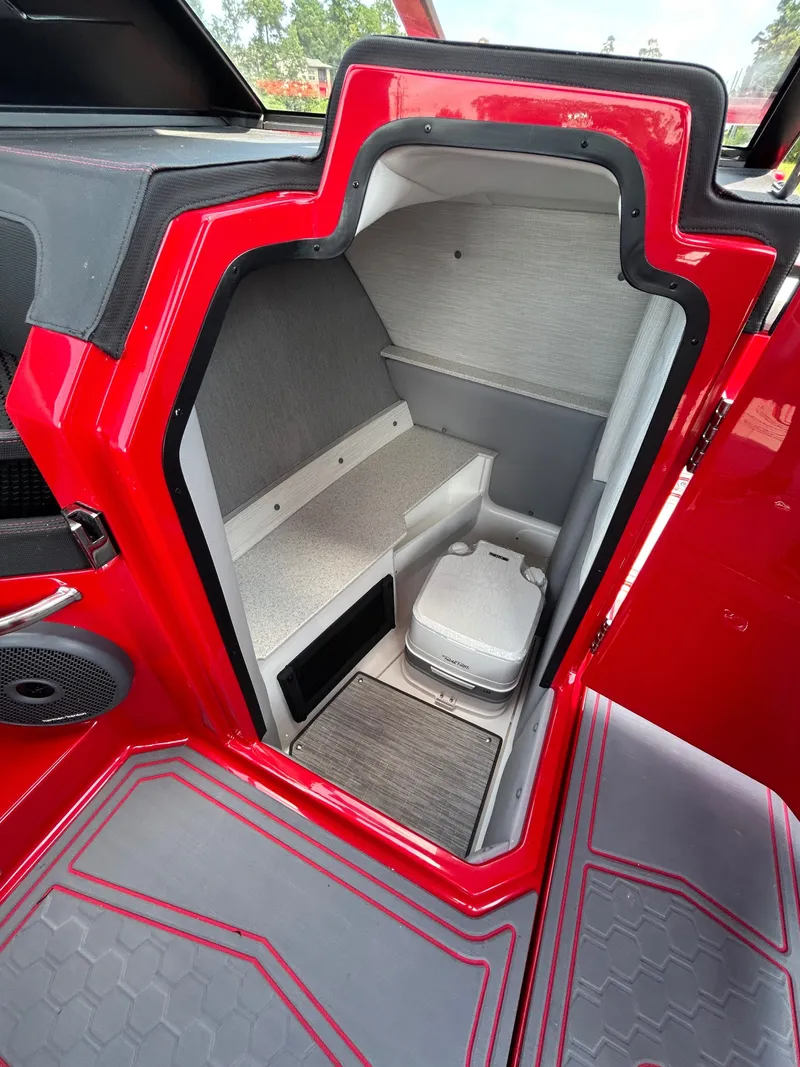 Slide: The Image of Cobalt R6 Surf 2026 - 36