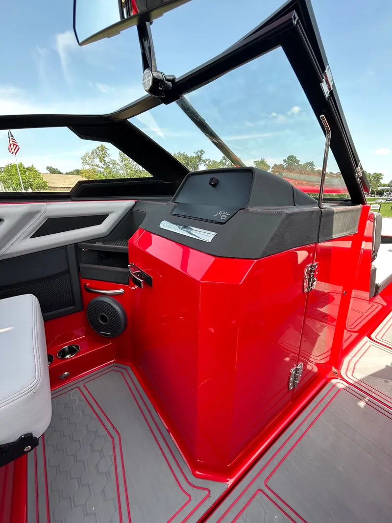 Slide: The Image of Cobalt R6 Surf 2026 - 38