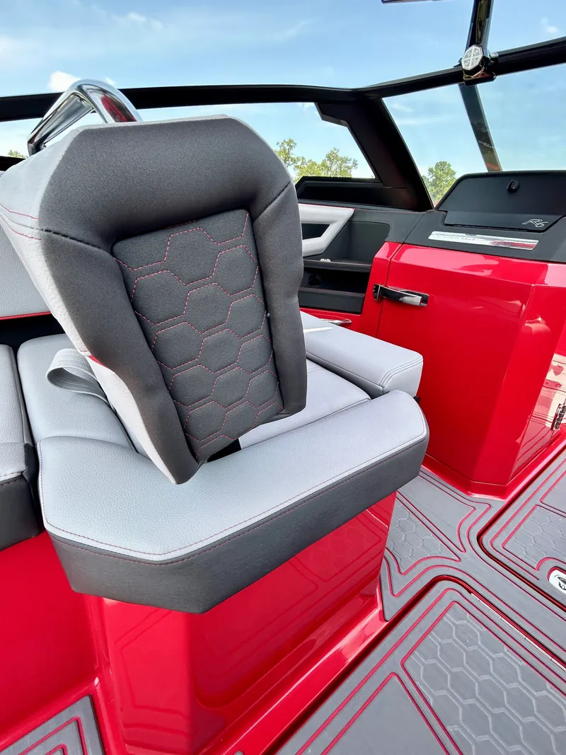 Slide: The Image of Cobalt R6 Surf 2026 - 39