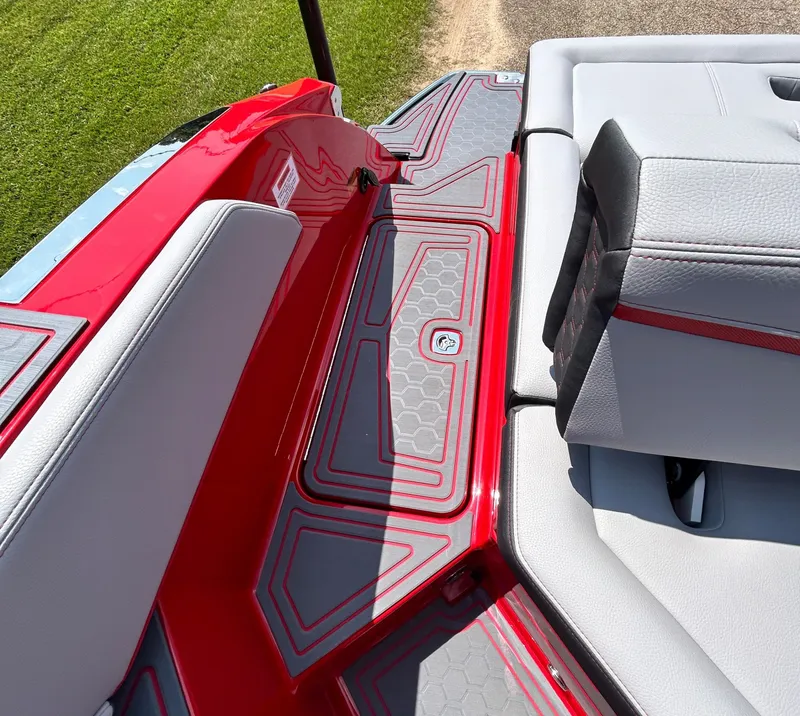 Slide: The Image of Cobalt R6 Surf 2026 - 48