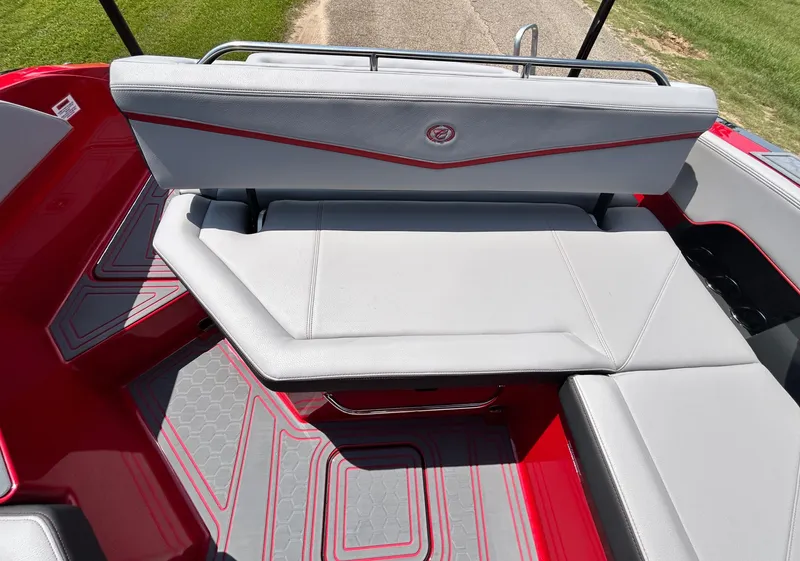 Slide: The Image of Cobalt R6 Surf 2026 - 49