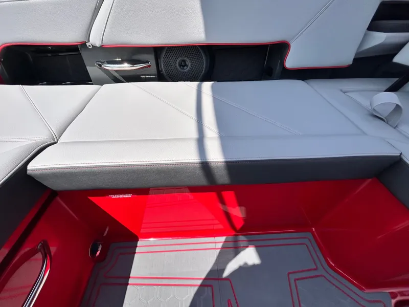 Slide: The Image of Cobalt R6 Surf 2026 - 58