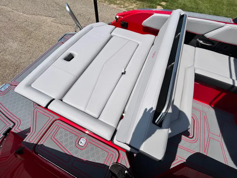 Slide: The Image of Cobalt R6 Surf 2026 - 61