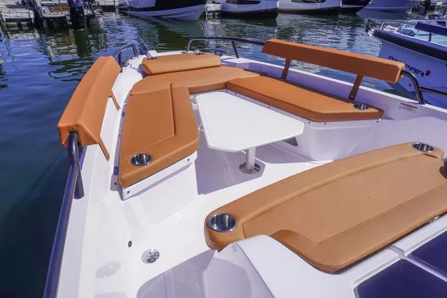 Slide: The Image of Axopar 29 Sun-Top 2025 - 12