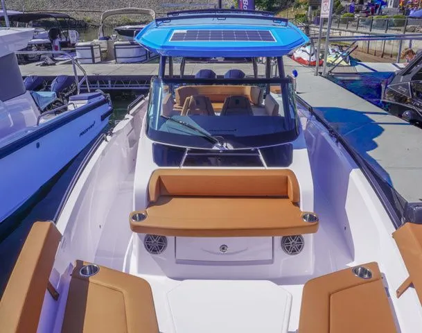 Slide: The Image of Axopar 29 Sun-Top 2025 - 7