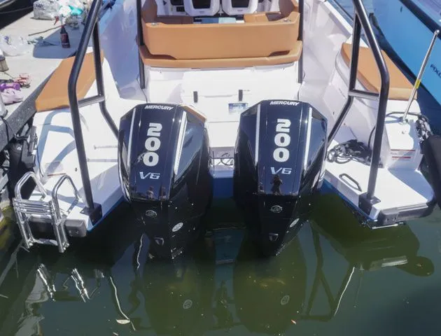 Slide: The Image of Axopar 29 Sun-Top 2025 - 8