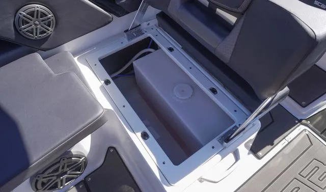 Slide: The Image of Scarab SBI285 IDENTITY JET 2026 - 30