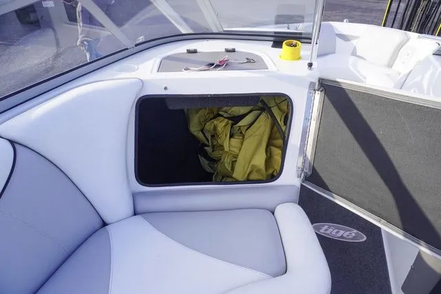 Slide: The Image of Tigé 22V 2005 - 13