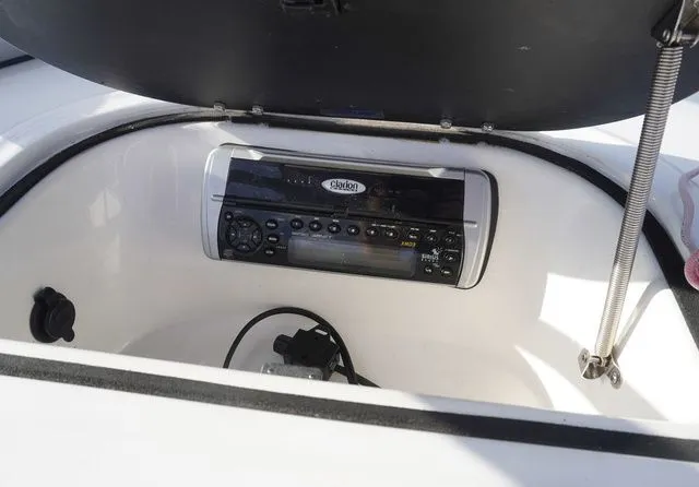 Slide: The Image of Tigé 22V 2005 - 14