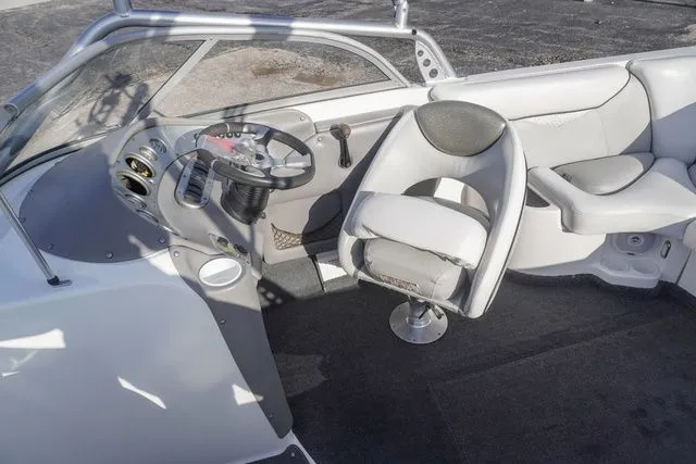 Slide: The Image of Tigé 22V 2005 - 16