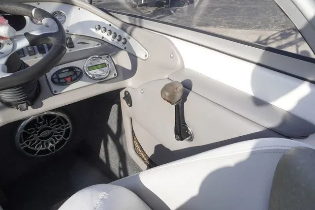 Slide: The Image of Tigé 22V 2005 - 17