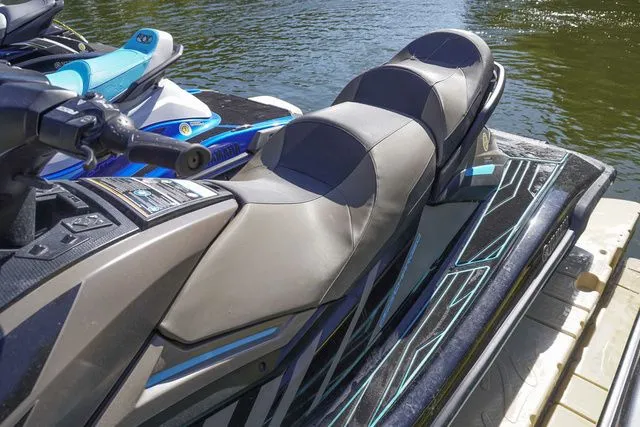 Slide: The Image of Yamaha FX CRUISER SVHO W/AUDIO-BLACK/TITAN GRAY 2022 - 7