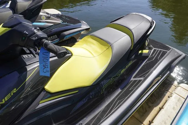 Slide: The Image of Yamaha FX SVHO-CARBON/LIME YELLOW 2021 - 7