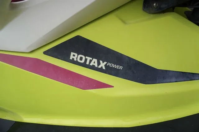 Slide: The Image of Sea-Doo GTI SE 130 2015 - 8