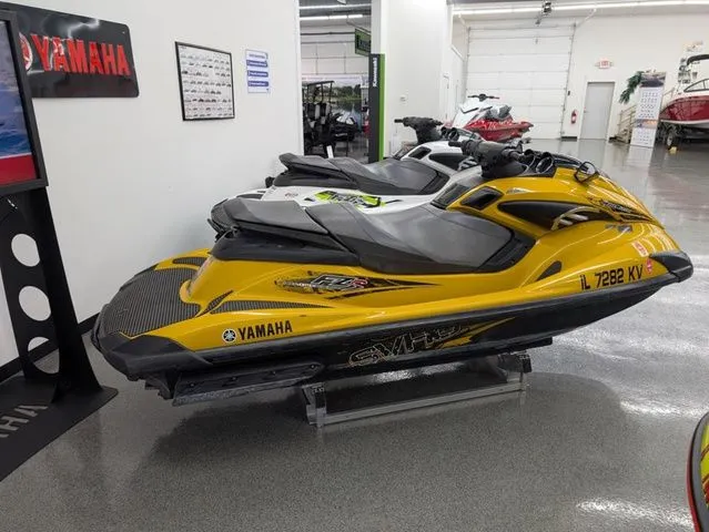 Slide: The Image of Yamaha FZ 2014 - 4