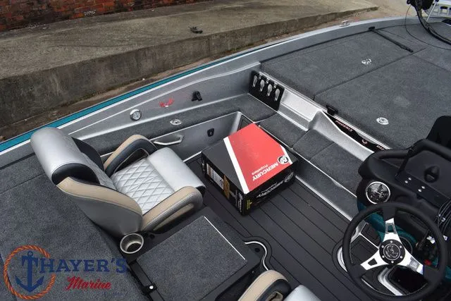 Slide: The Image of Phoenix Bass Boats 721 ZXL 2026 - 13