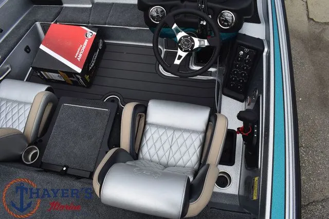 Slide: The Image of Phoenix Bass Boats 721 ZXL 2026 - 14