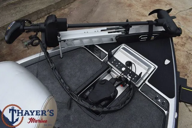 Slide: The Image of Phoenix Bass Boats 721 ZXL 2026 - 16