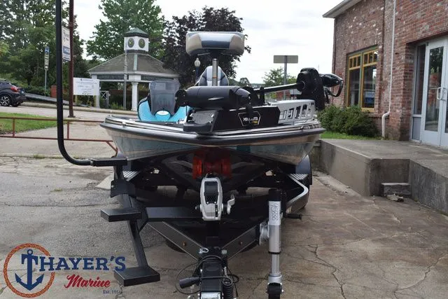 Slide: The Image of Phoenix Bass Boats 721 ZXL 2026 - 32