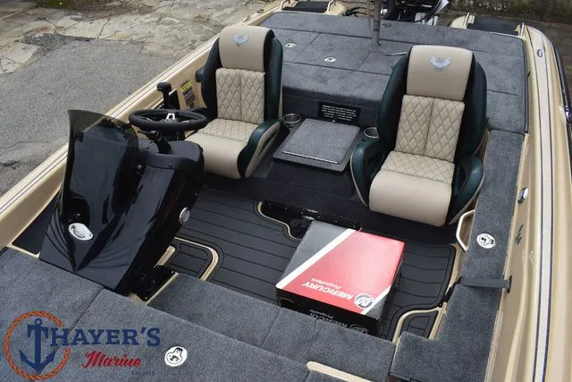 Slide: The Image of Phoenix Bass Boats 919 ZXL 2026 - 18