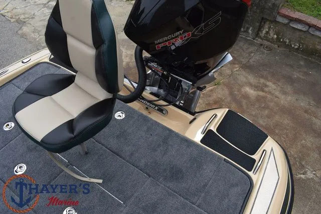 Slide: The Image of Phoenix Bass Boats 919 ZXL 2026 - 8