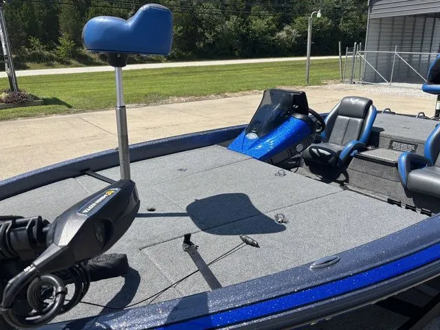 Slide: The Image of Phoenix Bass Boat 819 Pro 2023 - 14