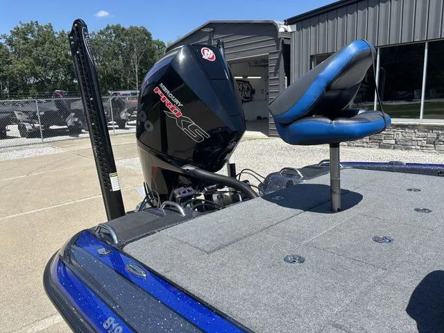 Slide: The Image of Phoenix Bass Boat 819 Pro 2023 - 6