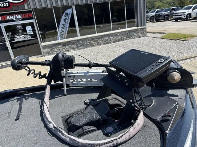 Slide: The Image of Skeeter ZX225 2019 - 11