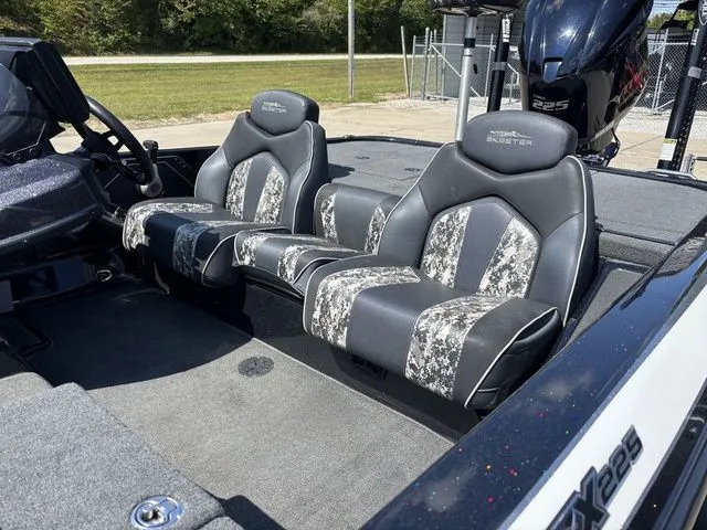 Slide: The Image of Skeeter ZX225 2019 - 14