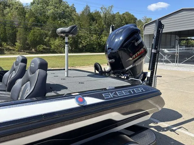 Slide: The Image of Skeeter ZX225 2019 - 15