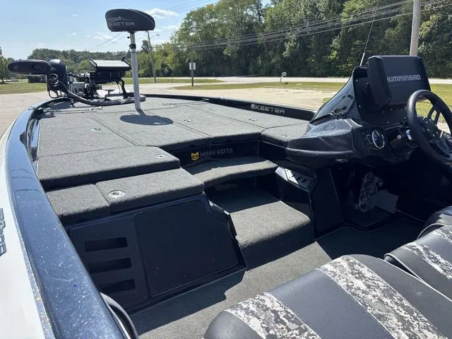 Slide: The Image of Skeeter ZX225 2019 - 17