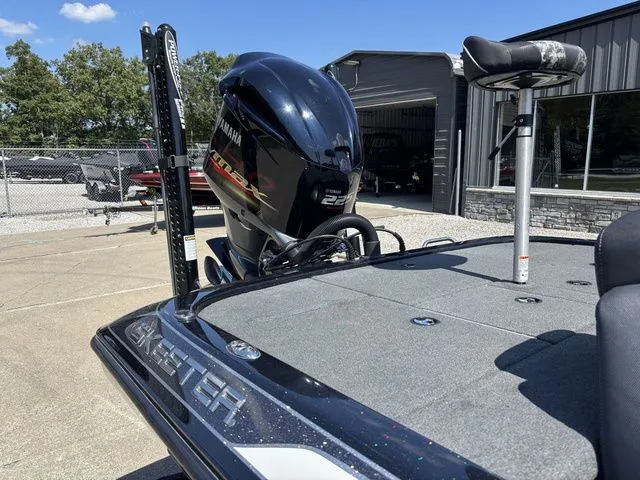 Slide: The Image of Skeeter ZX225 2019 - 5