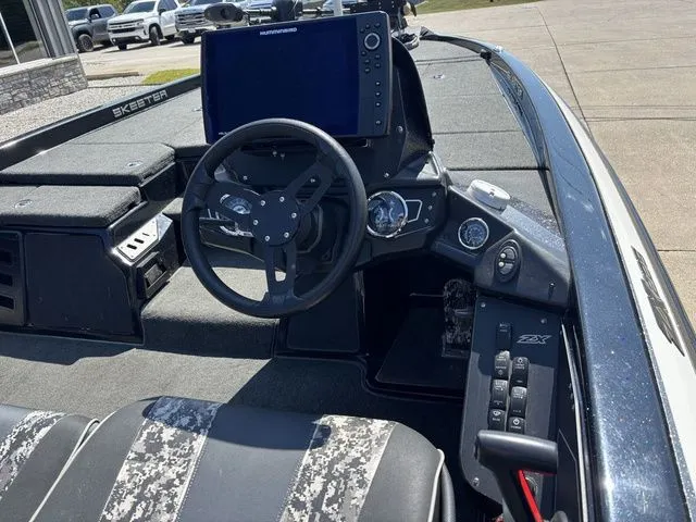 Slide: The Image of Skeeter ZX225 2019 - 6