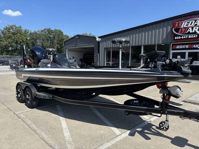 Slide: The Image of Skeeter ZX225 2019 - 9