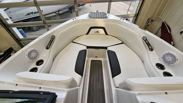 Slide: The Image of Monterey 224 FS 2020 - 14