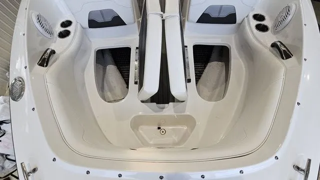 Slide: The Image of Monterey 224 FS 2020 - 18