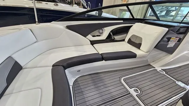 Slide: The Image of Monterey 224 FS 2020 - 9