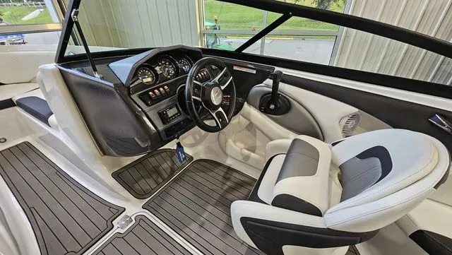 Slide: The Image of Monterey 224 FS 2020 - 11