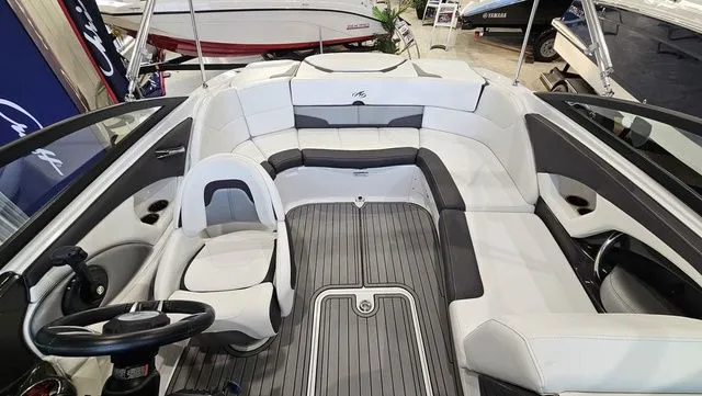 Slide: The Image of Monterey 224 FS 2020 - 7