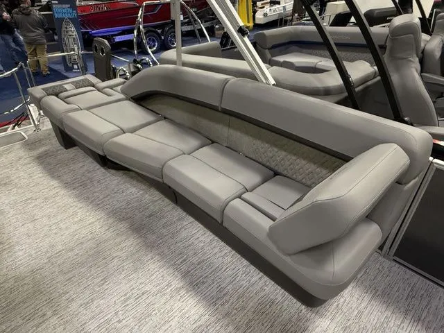 Slide: The Image of Bennington M Sport Lounge 23MSL Tritoon 2026 - 25