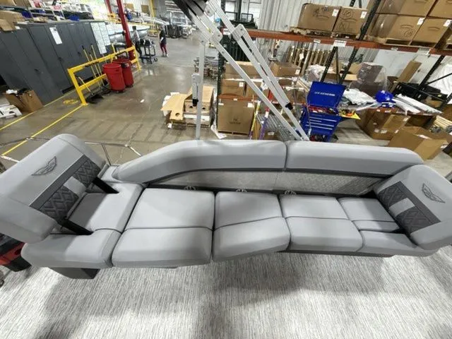 Slide: The Image of Bennington M Sport Lounge 23MSL Tritoon 2026 - 15